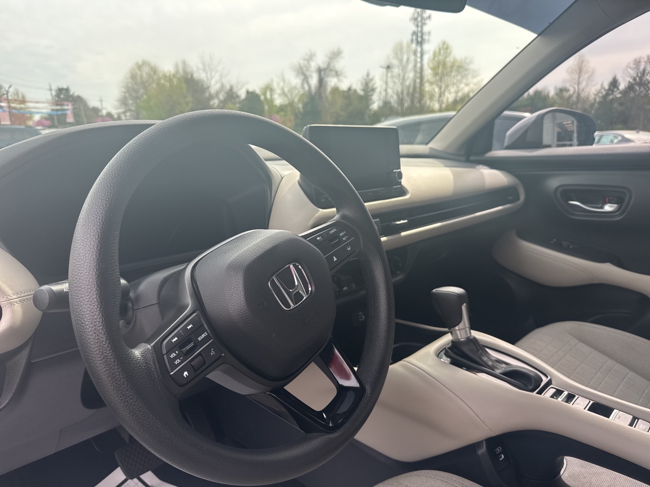 Vehicle image 7 of 14