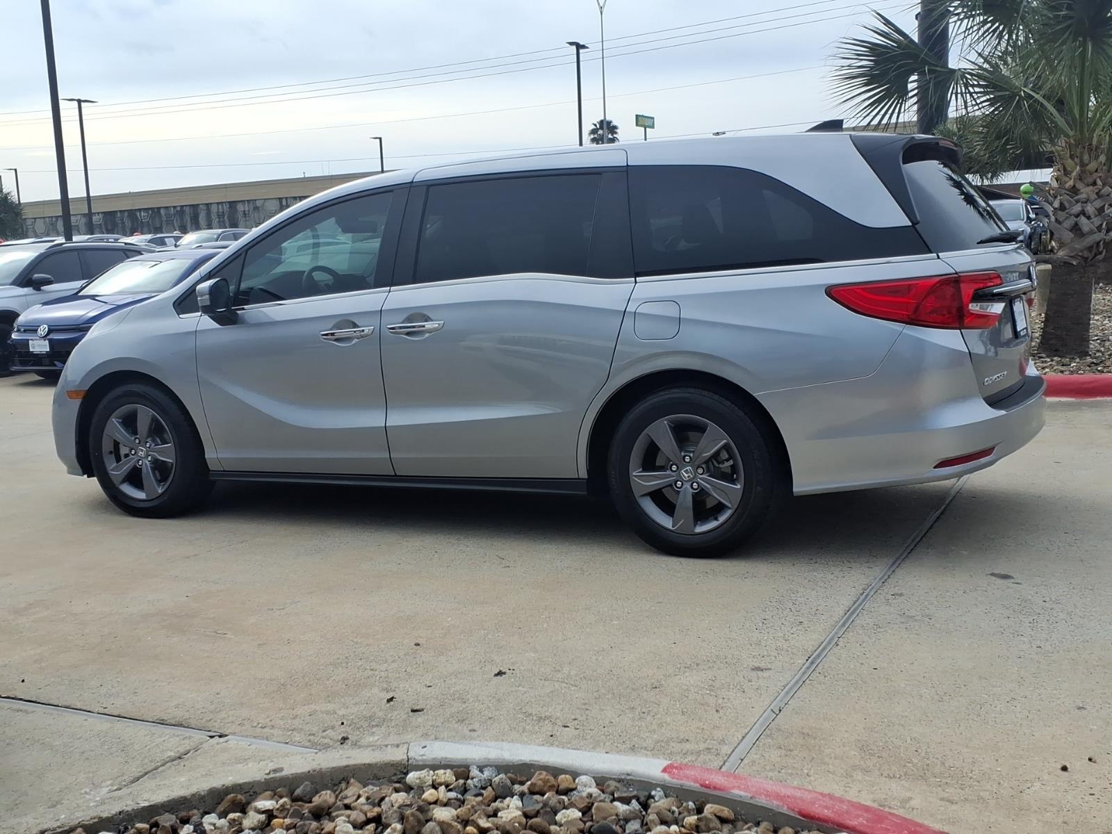 2024 Honda Odyssey EX Image 6 of 30