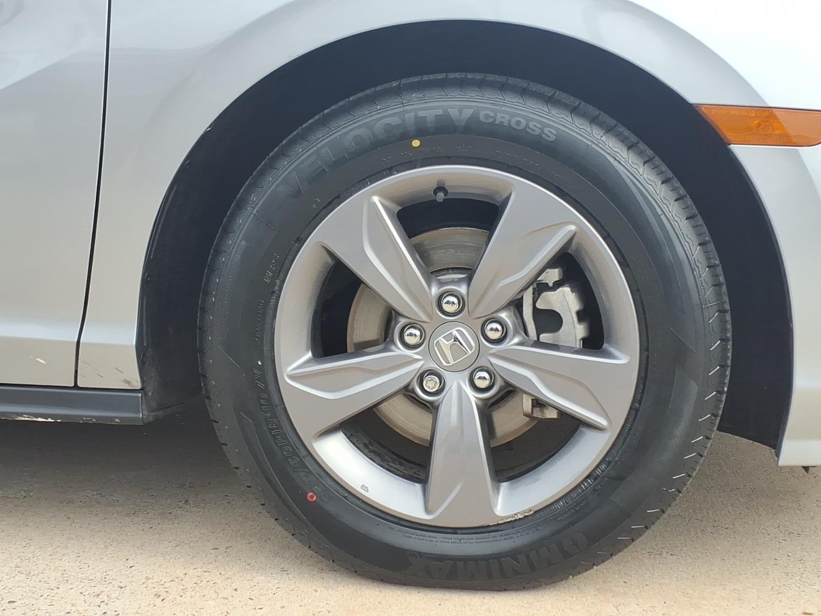 2024 Honda Odyssey EX Image 8 of 30