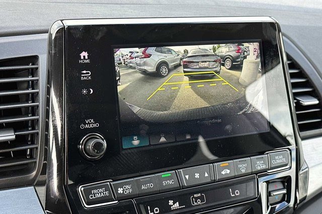 Vehicle image 20 of 27