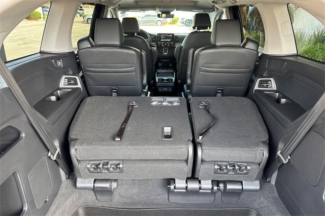 2024 Honda Odyssey EX-L Image 11 of 36