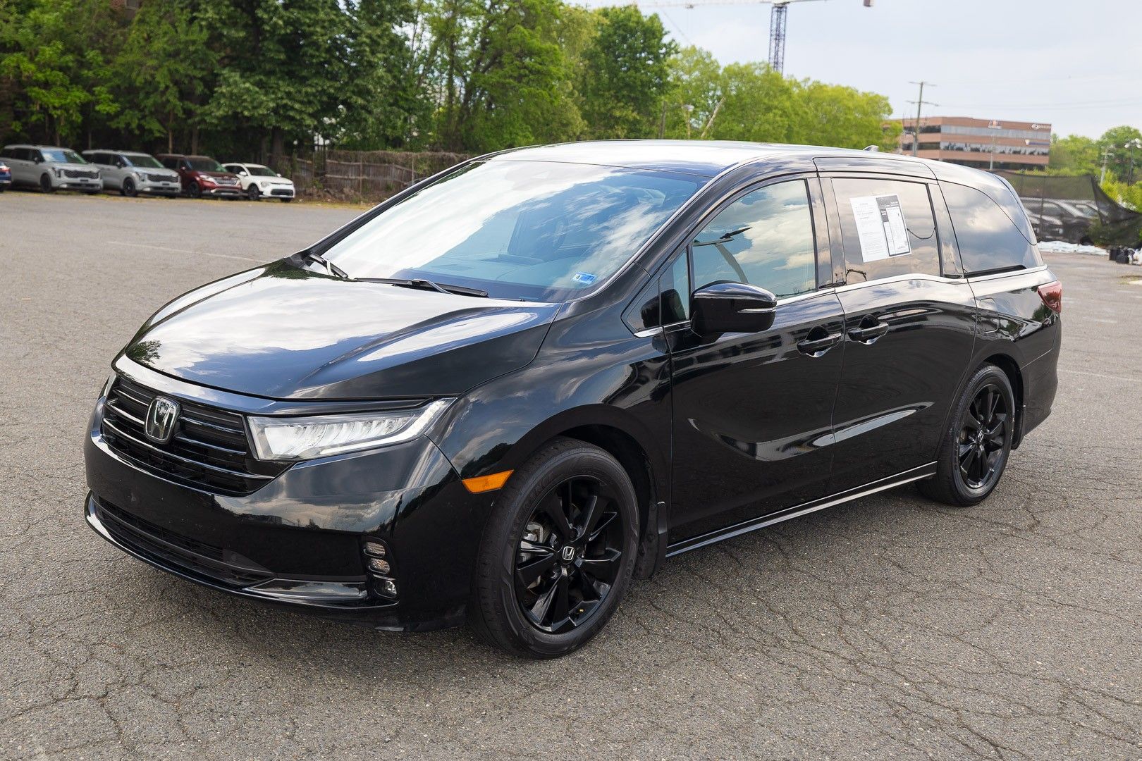 2024 Honda Odyssey Sport Image 2 of 30