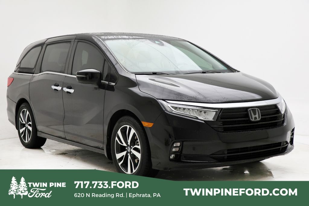 2024 Honda Odyssey Touring Image 1 of 27