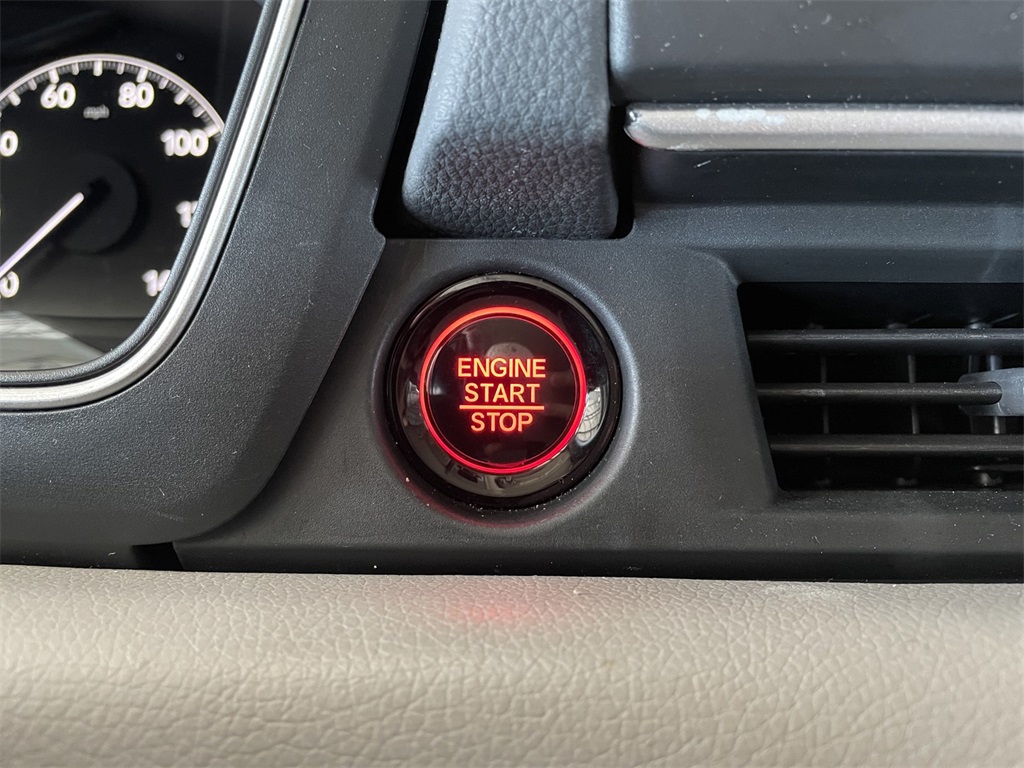 2024 Honda Pilot LX Image 15 of 28