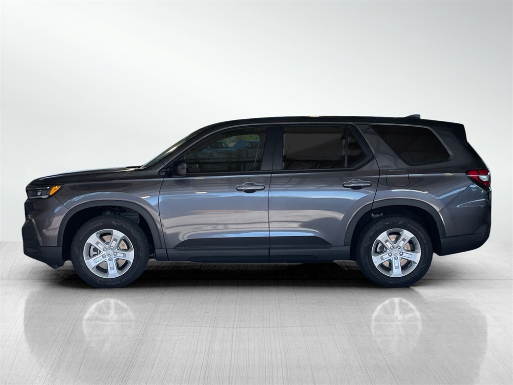 2024 Honda Pilot LX Image 8 of 28