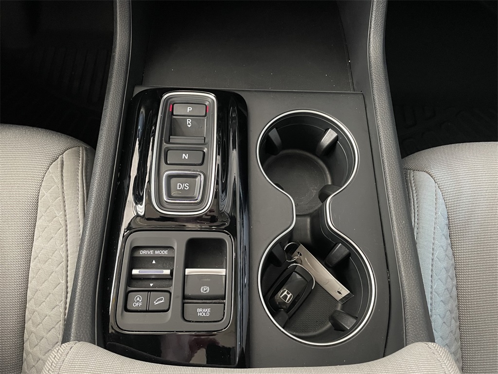 2024 Honda Pilot LX Image 18 of 28