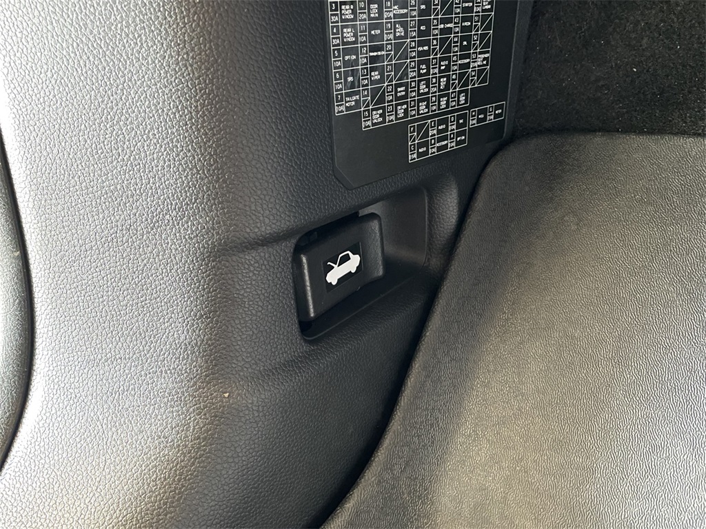 2024 Honda Pilot LX Image 21 of 28