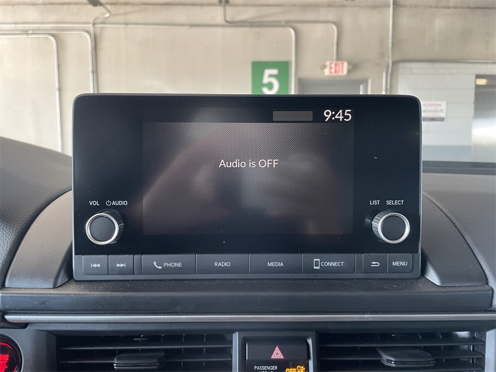 2024 Honda Pilot LX Image 17 of 28