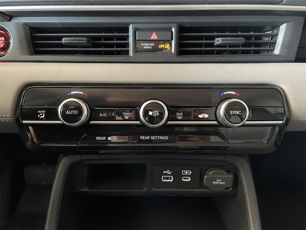 2024 Honda Pilot LX Image 25 of 28