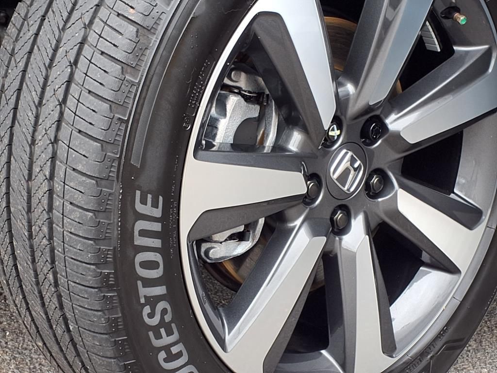 2024 Honda Pilot Touring Image 6 of 18