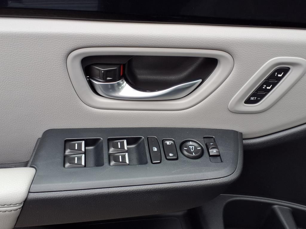 2024 Honda Pilot Touring Image 18 of 18