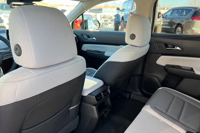 Vehicle image 12 of 25