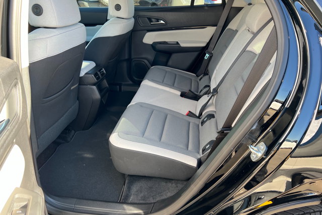 Vehicle image 15 of 25