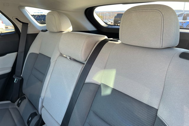 Vehicle image 10 of 25