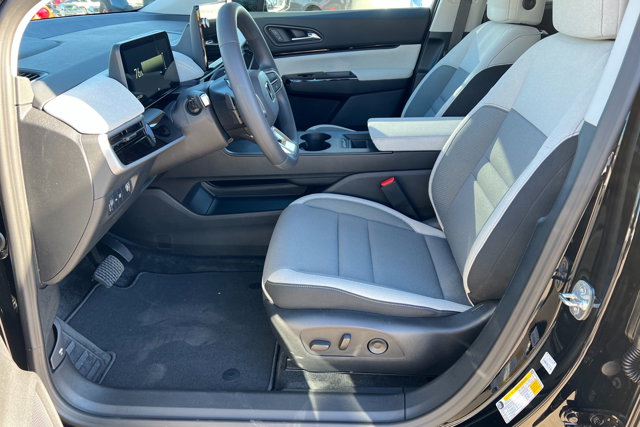 Vehicle image 14 of 25