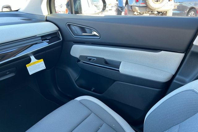 Vehicle image 22 of 25