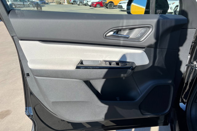 Vehicle image 23 of 25