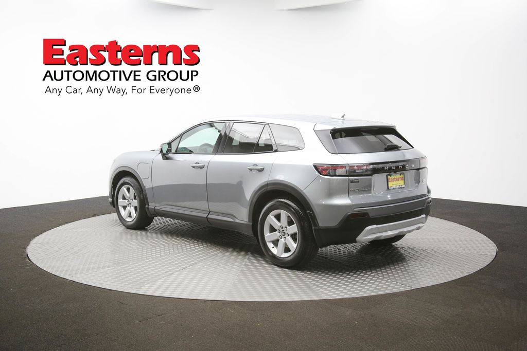 Vehicle image 30 of 60