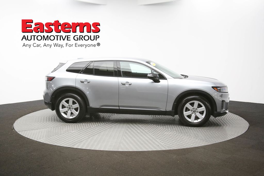 Vehicle image 18 of 60