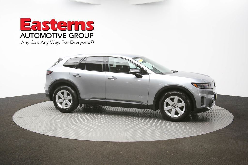 Vehicle image 11 of 60
