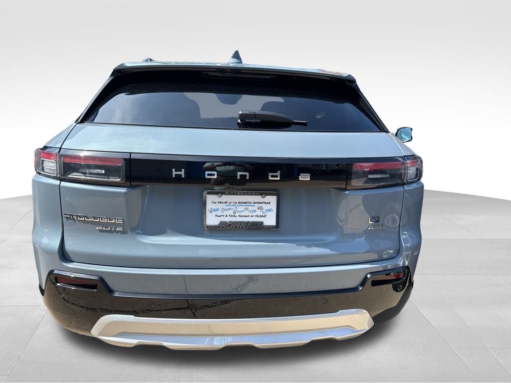 Vehicle image 4 of 7