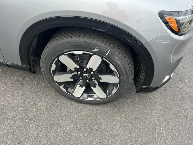 Vehicle image 11 of 27