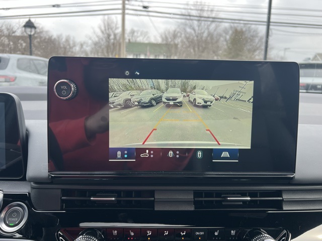 Vehicle image 26 of 27