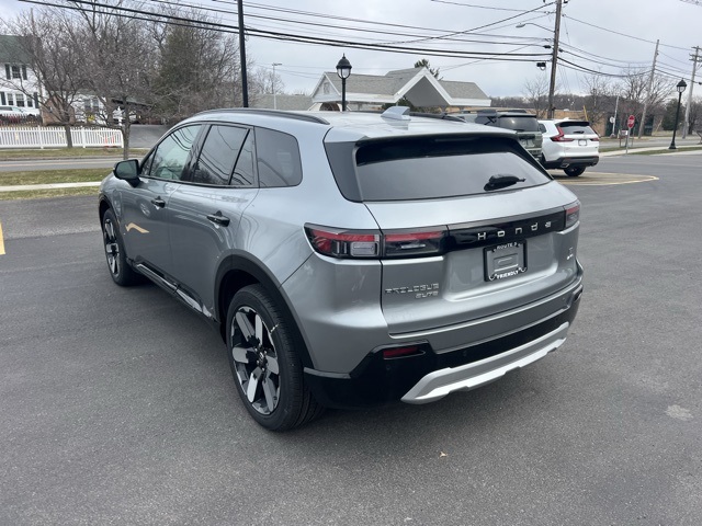 Vehicle image 8 of 27