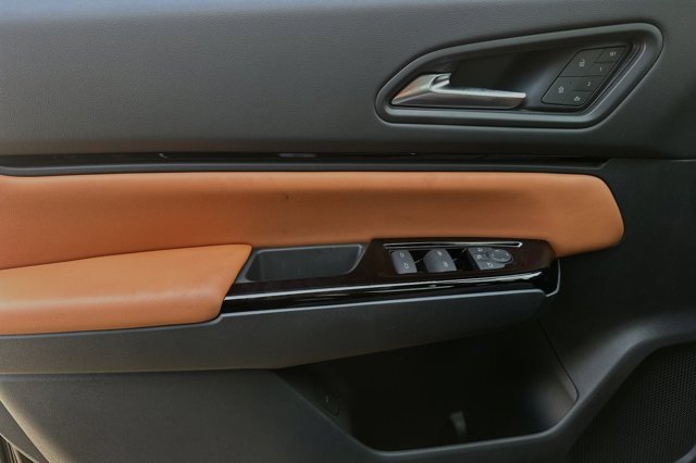 Vehicle image 21 of 31