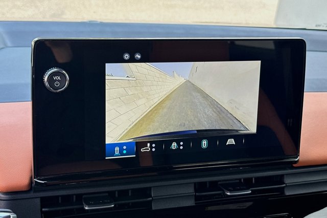 Vehicle image 19 of 31
