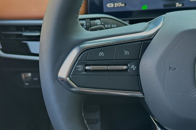 Vehicle image 27 of 31