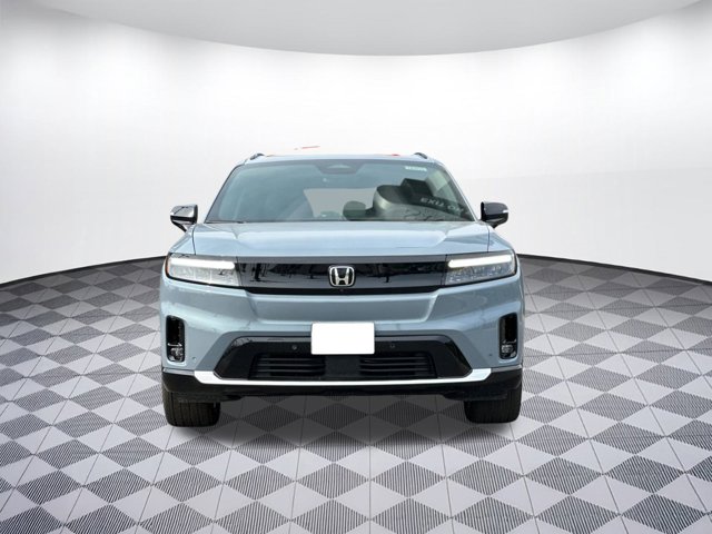 Vehicle image 2 of 31