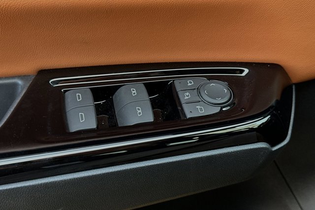 Vehicle image 26 of 31