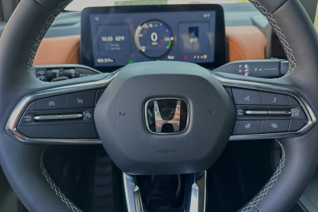 Vehicle image 16 of 31