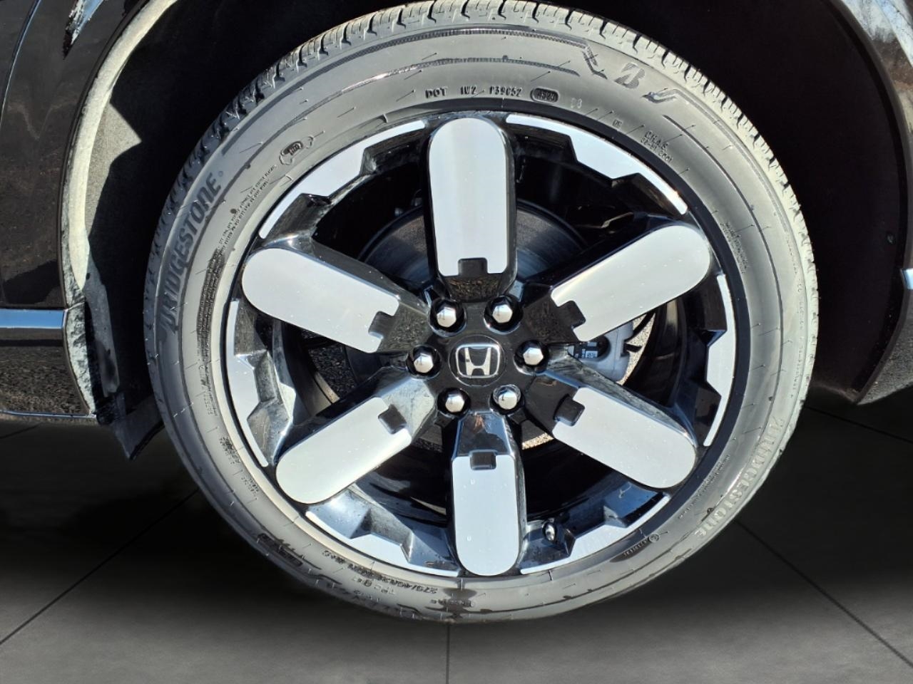 Vehicle image 13 of 37