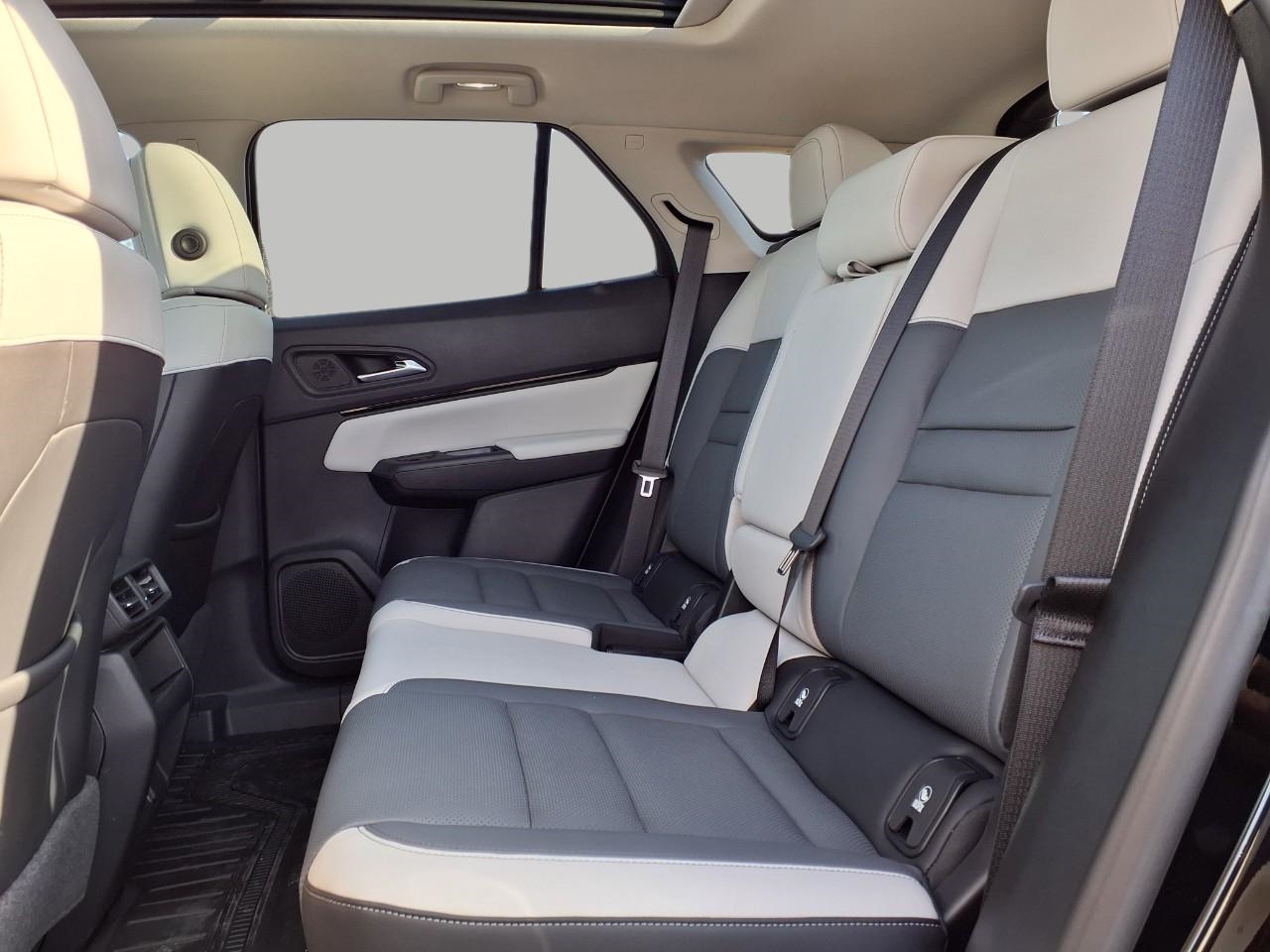 Vehicle image 19 of 37