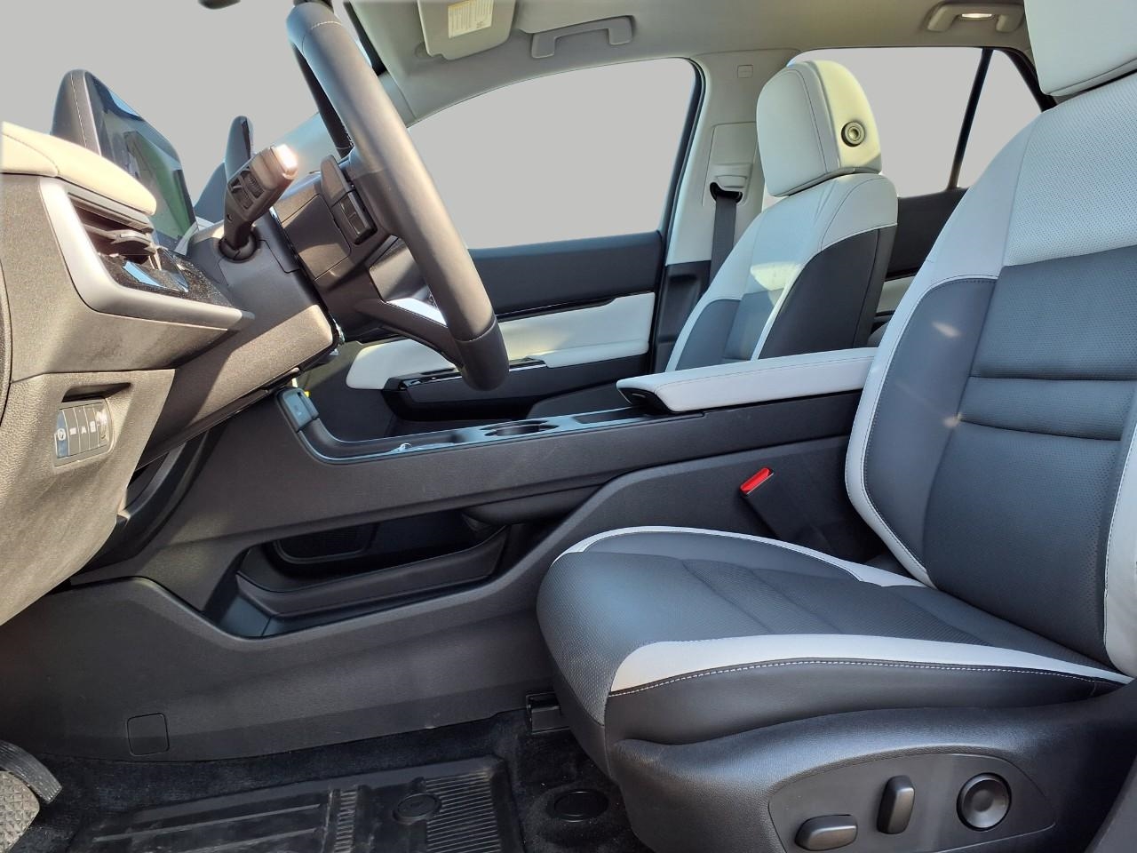 Vehicle image 17 of 37
