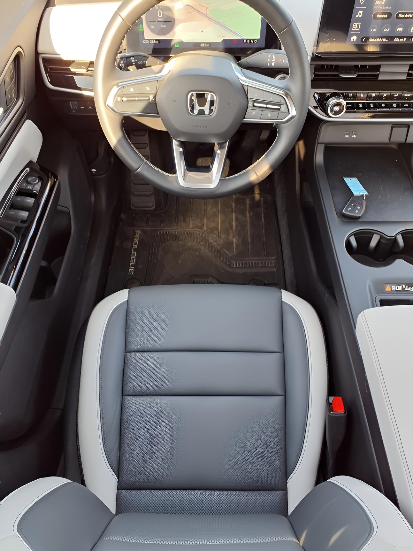 Vehicle image 23 of 37
