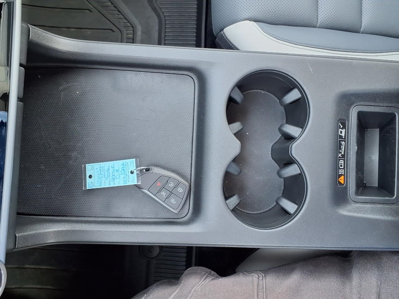 Vehicle image 28 of 37