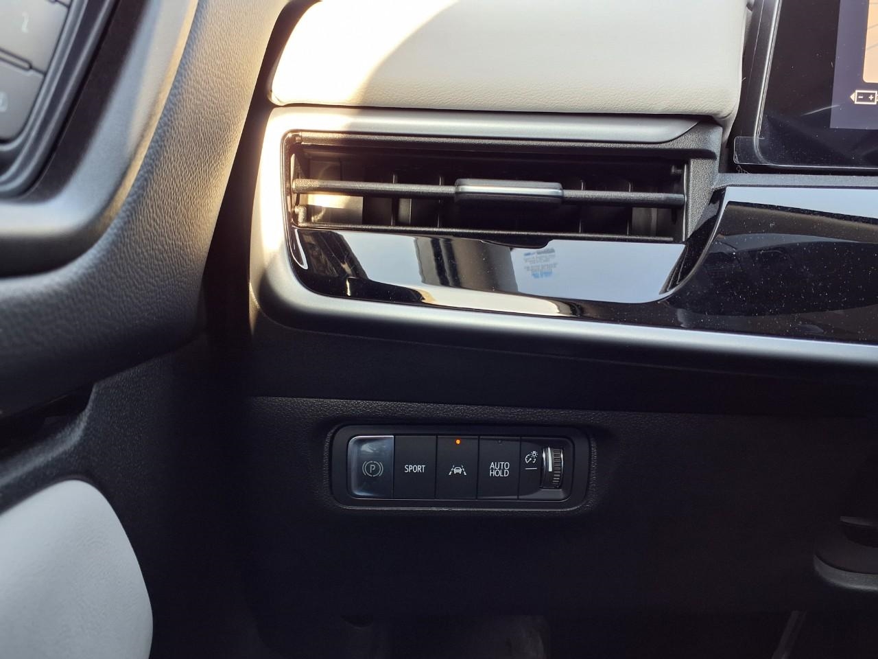 Vehicle image 31 of 37
