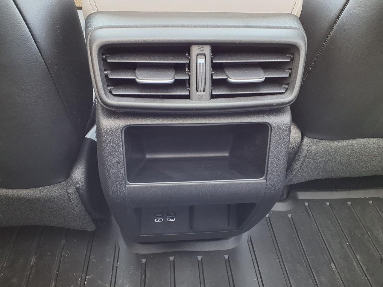 Vehicle image 20 of 37