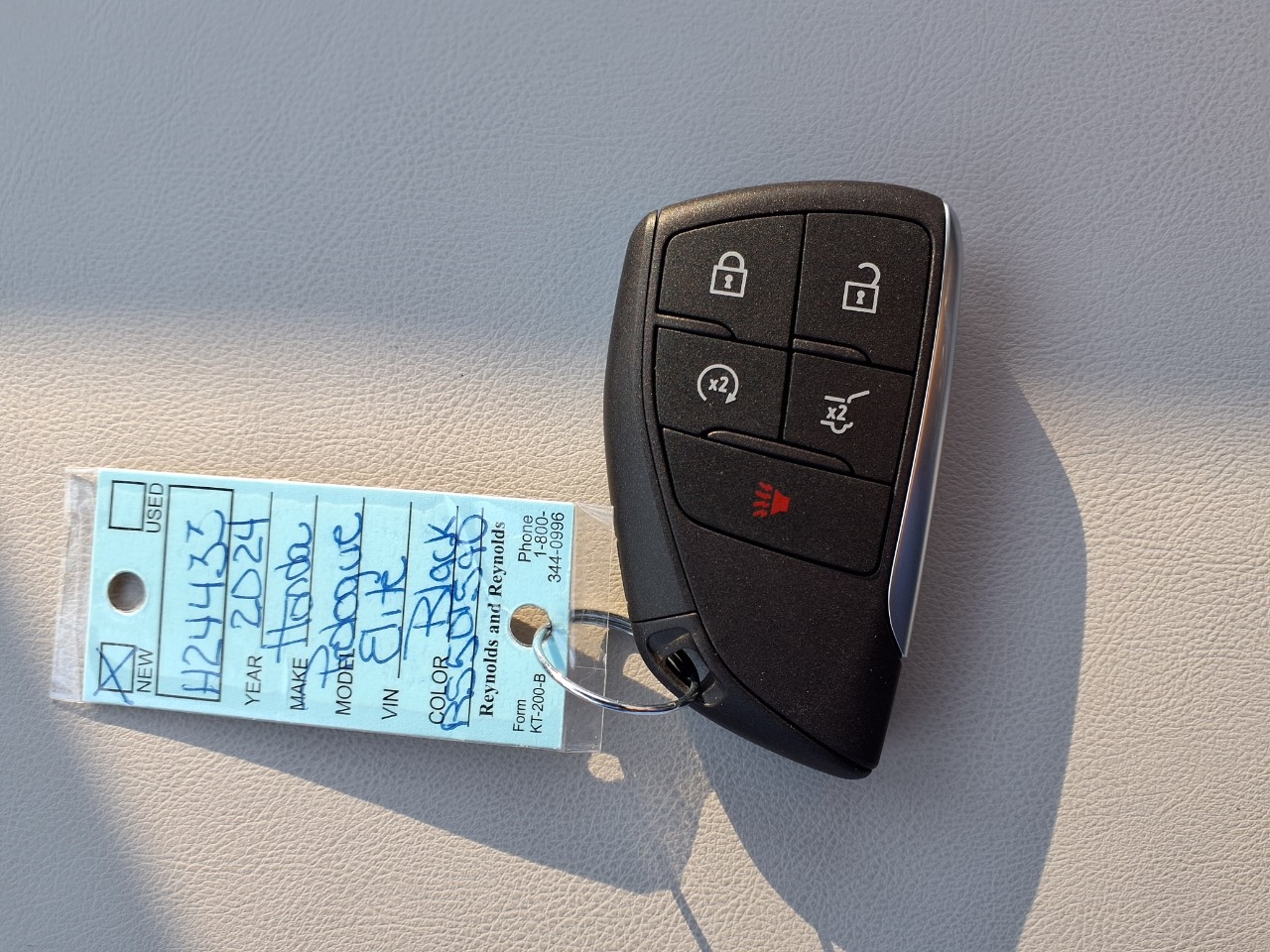 Vehicle image 29 of 37