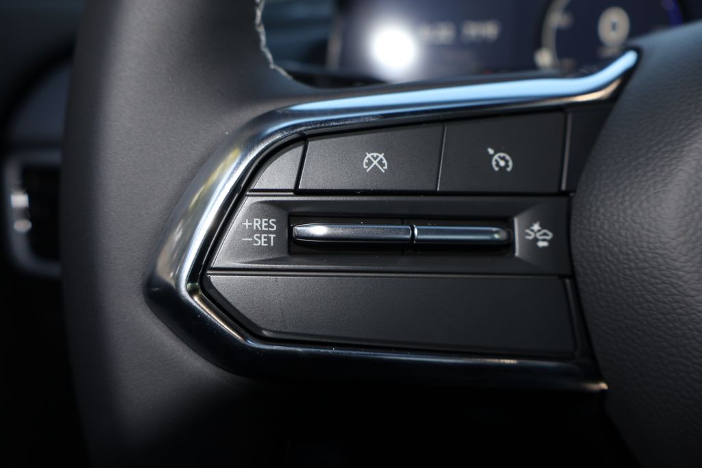 Vehicle image 13 of 29