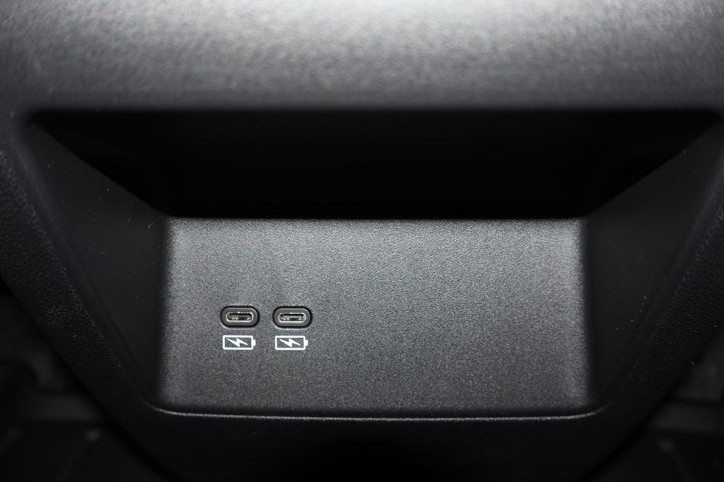 Vehicle image 22 of 29