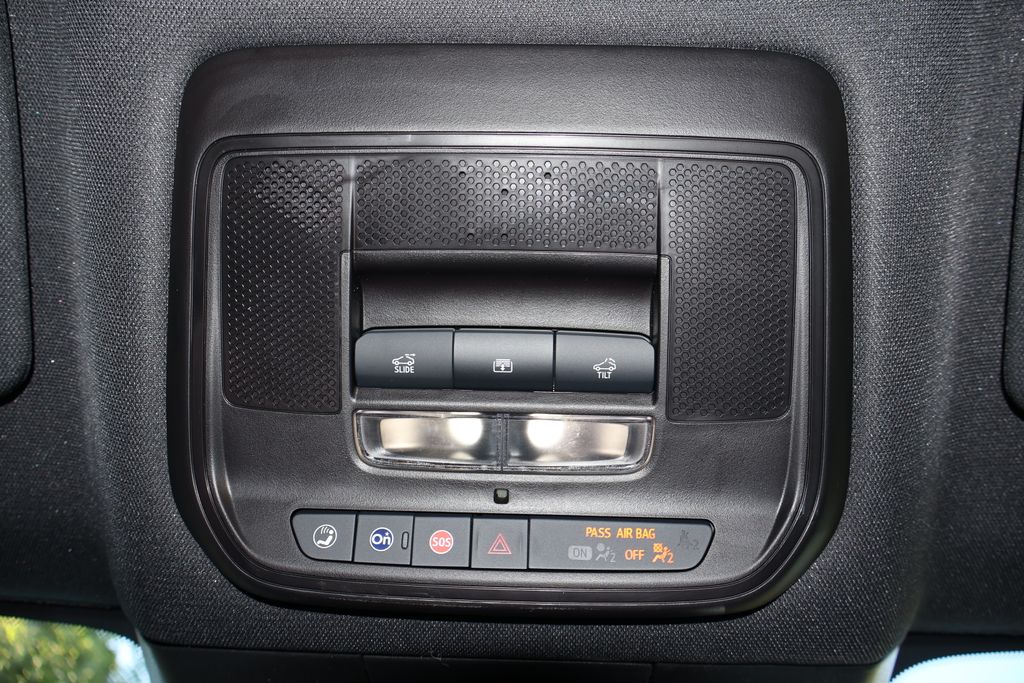 Vehicle image 24 of 29