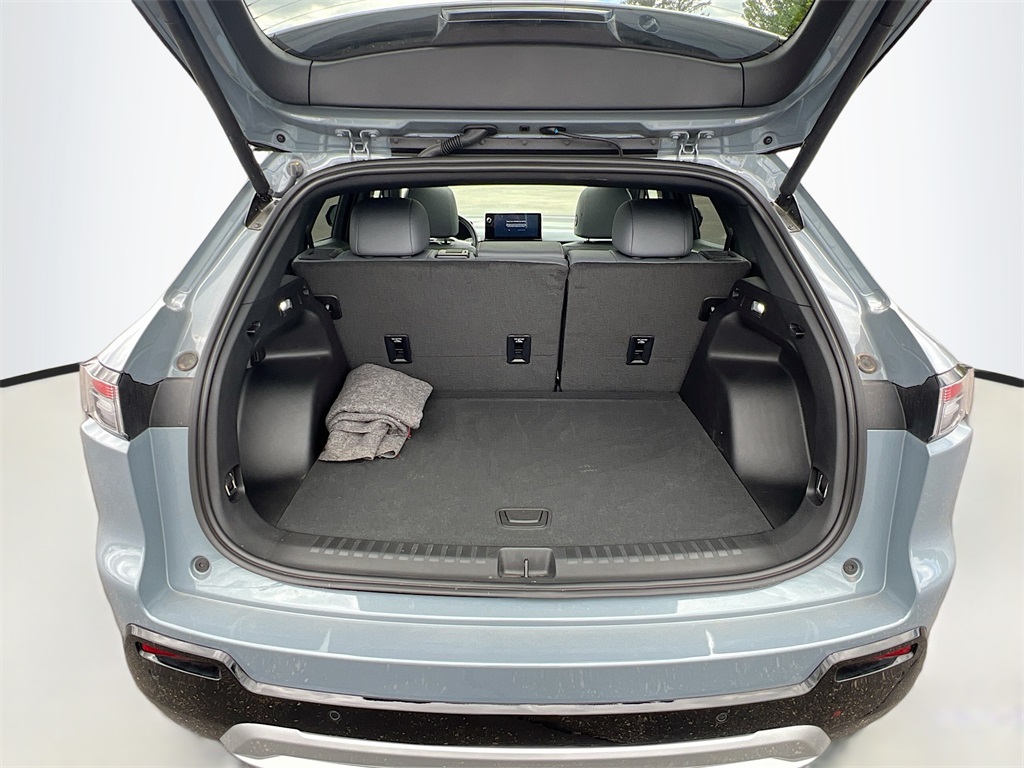 Vehicle image 28 of 34