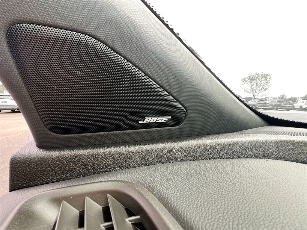Vehicle image 23 of 34
