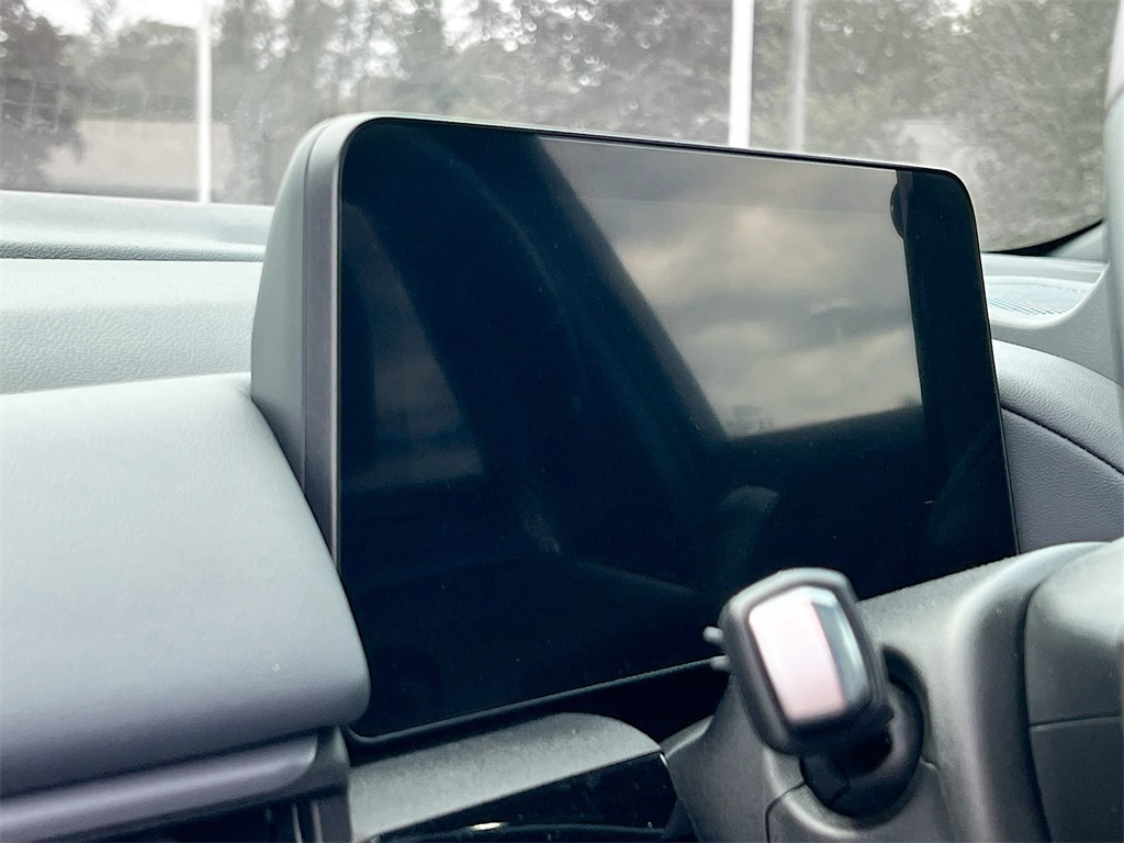 Vehicle image 17 of 34