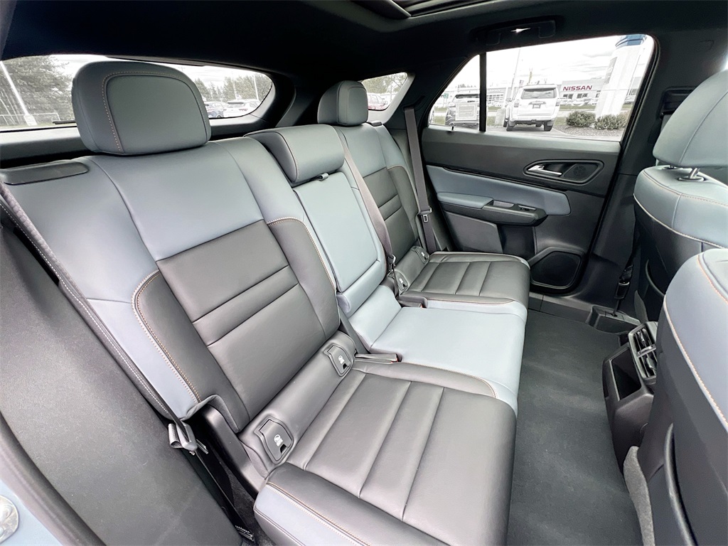 Vehicle image 29 of 34