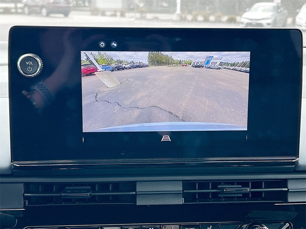 Vehicle image 19 of 34